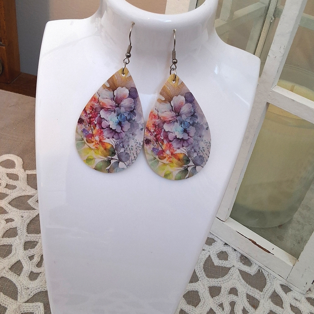 💥SALE💥NEW Floral Dangle Earrings